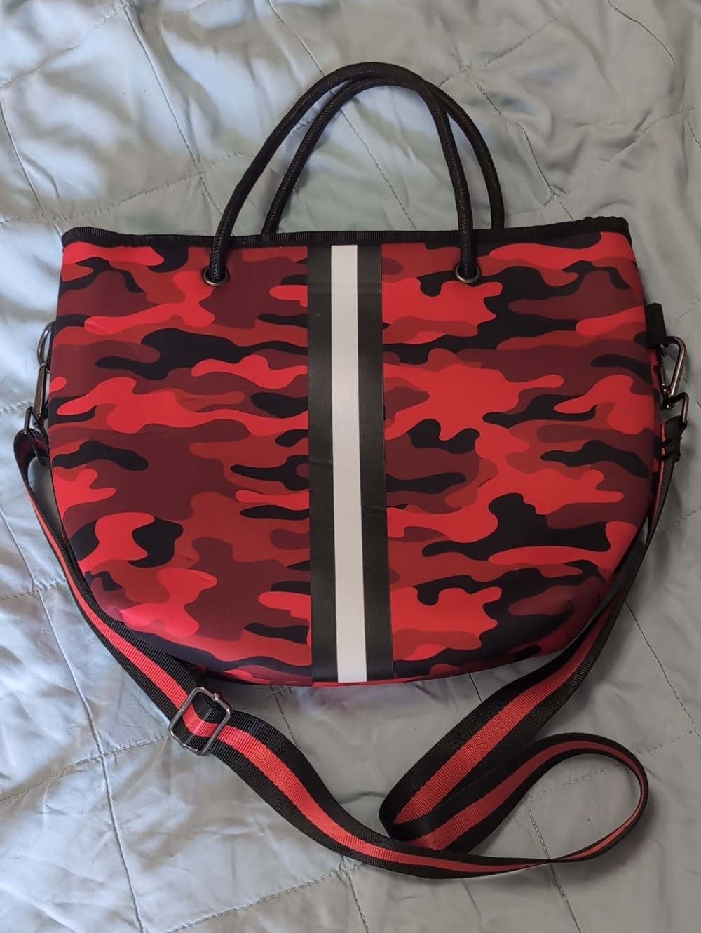 Haute Shore Red & Black Camo Purse ❤️